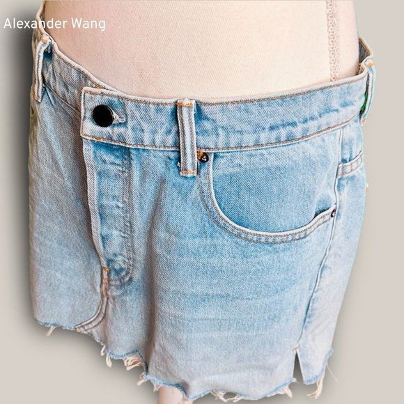 NWT Denim X Alexander Wang ‘Bleach Denim Mini Skirt with Frayed Hem’ Size 29 - Picture 5 of 14